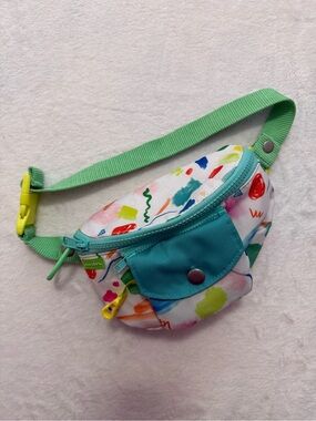 LOVEVERY Kids Multicolor Reversible Belt Bag from Connector Play Kit